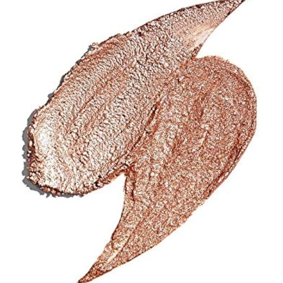 Revolution Lip Gloss Matte (Vow) and Eye Shadow (Rebound) - Picture 4 of 5